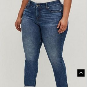 NEW Torrid Bombshell Straight Jean 18Tall